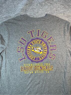 LSU Tigers Gray Long Sleeve Graphic Tee - Purple & Gold Logo, EUC, Men’s Large